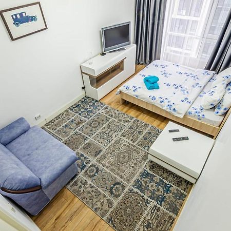 Ferienwohnung Однушка В Жк Абая 130/2 2019 Г.П. Almaty Exterior foto