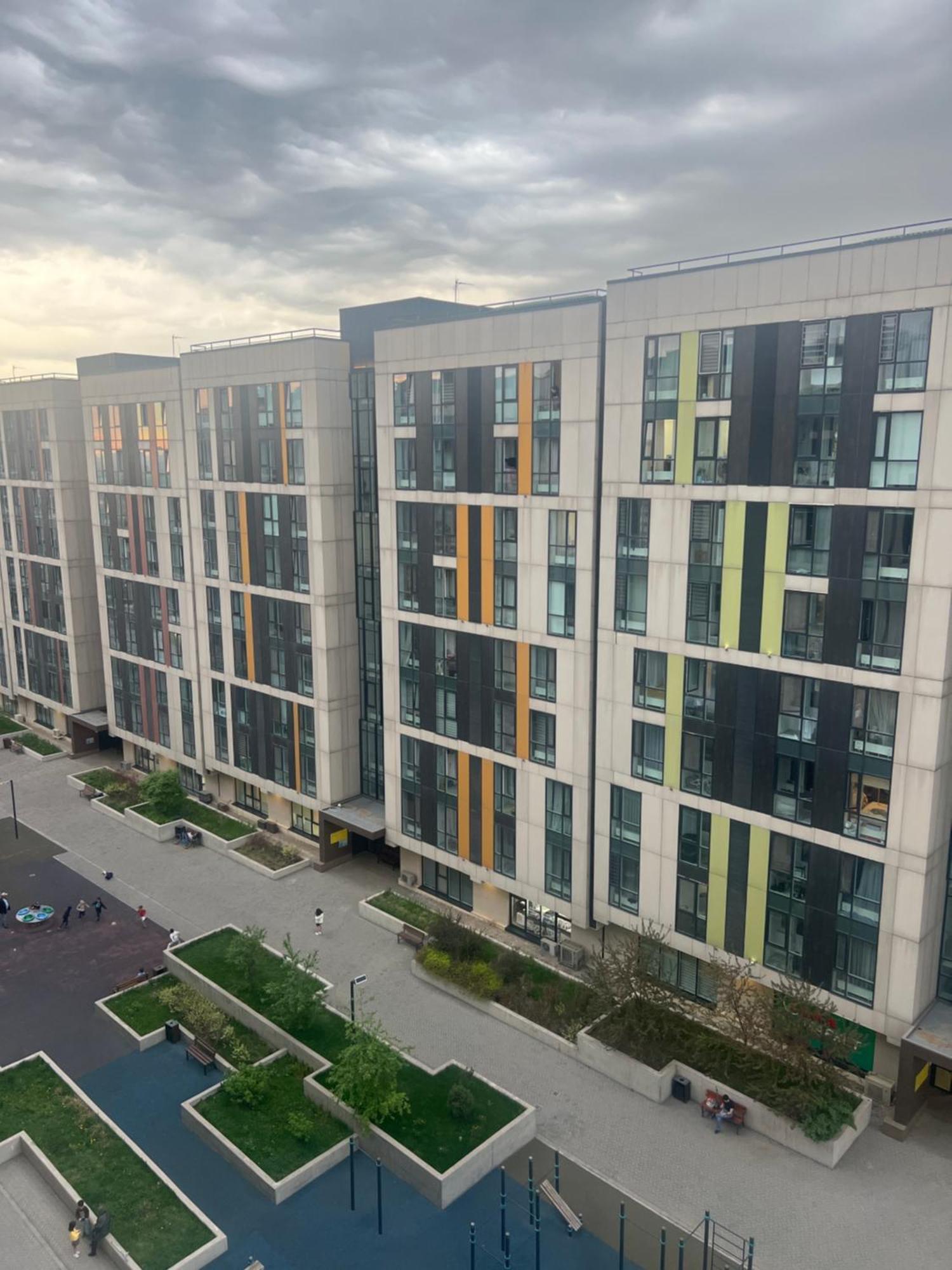 Ferienwohnung Однушка В Жк Абая 130/2 2019 Г.П. Almaty Exterior foto